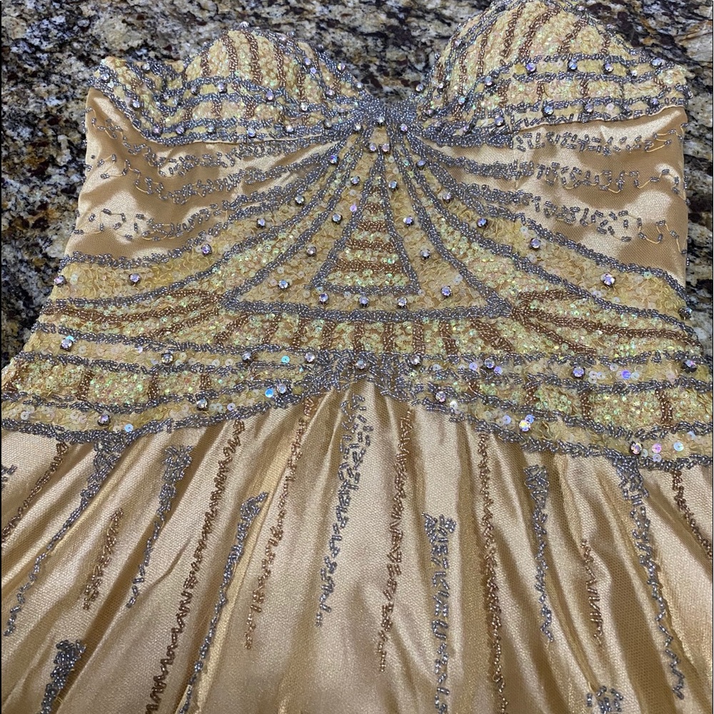 mauri simone beaded strapless gold gown Size 8 - 10